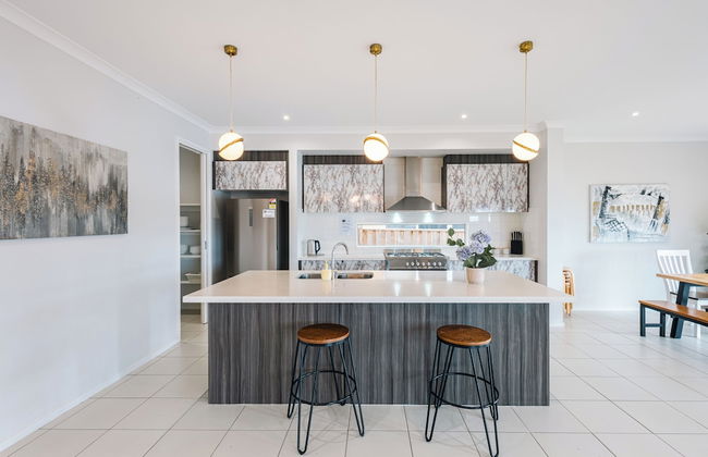 Luxury Waterfront Grand Villa in Melbourne - Photo 31