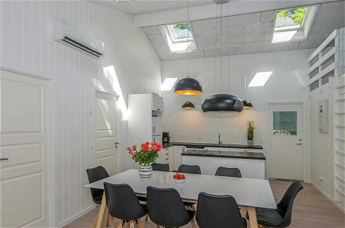 Photo 9 - 12 Person Holiday Home in Glesborg