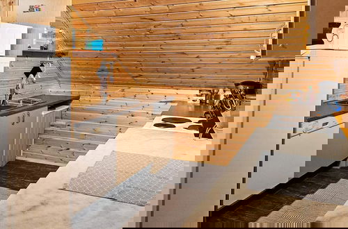 Foto 11 - 6 Person Holiday Home in Rebbenes