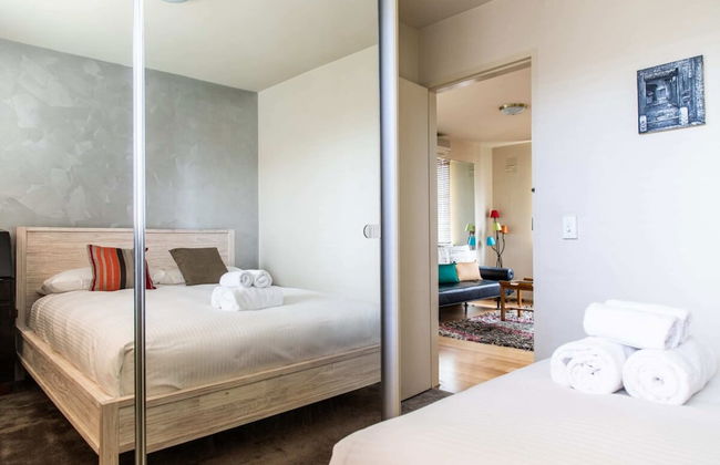 Charming 1 Bedroom Apartment in Vibrant South Yarra - Foto 1