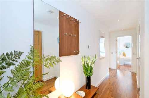Photo 18 - Stunning two Bedroom Home in West End Area of Aberdeen