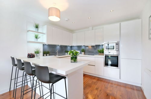 Photo 10 - Stunning two Bedroom Home in West End Area of Aberdeen