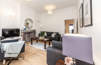 Photo 2 - Spacious and Recently Modernised Two-bedroom Apartment in Kensington