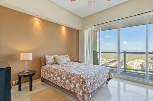 Photo 12 - Encanto Living 0504 -2BR by Kivoya