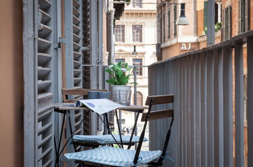 Photo 17 - Rental in Rome Arenula Balcony