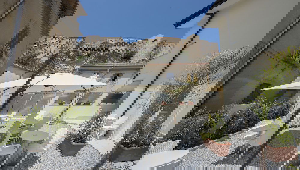 Primary image