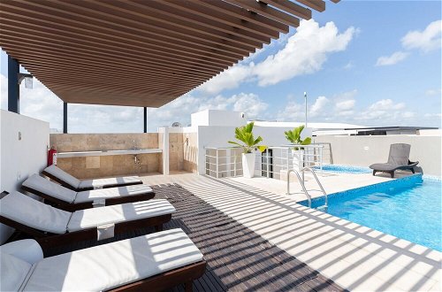 Photo 32 - Stunning 2 in 1 Apartments Ocean View Rooftop Pool Near The Beach and 5th Avenue
