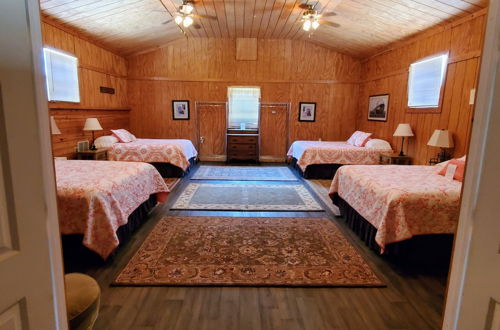 Foto 9 - Heartland Country Resort & Lodge