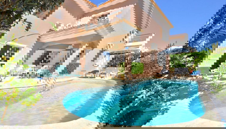 Foto 1 - Beautiful Villa Located Less Than Five Minutes Walk From the Old Village