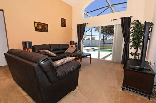 Photo 12 - Great Only 8 Miles To Disney! 4 Bedroom Villa by Redawning