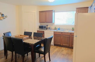 Photo 2 - 3Bdrm 2Bath 4Beds - 3 STORY NORTH HOU