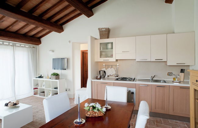 Swim, Savor, and Stroll in Umbria - Foto 10