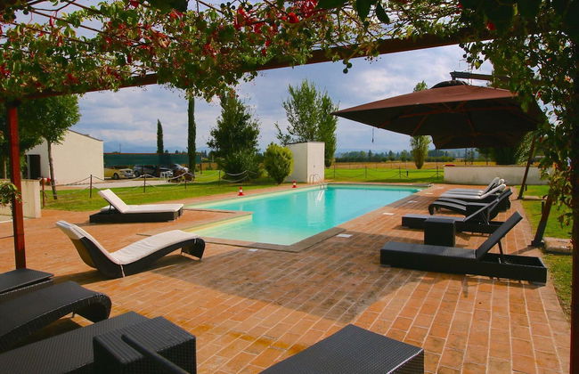 Swim, Savor, and Stroll in Umbria - Foto 22