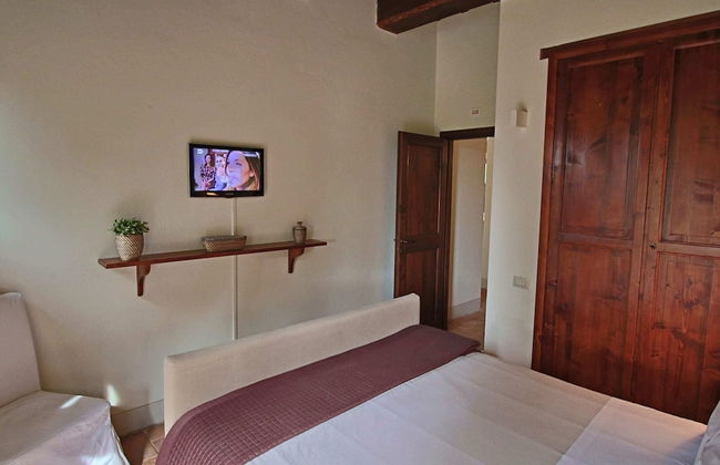 Swim, Savor, and Stroll in Umbria - Foto 3