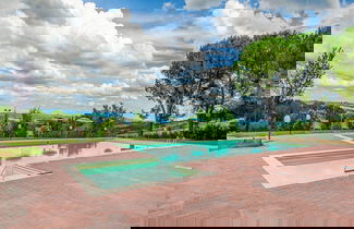 Foto 1 - Idyllic Farmhouse in Gambassi Terme-fi With Swimming Pool