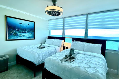 Photo 5 - Direct ocean front condo Miami Beach