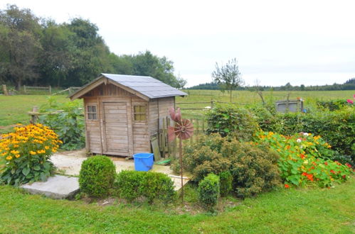 Photo 11 - Quaint Holiday Home in Bievre With Terrace