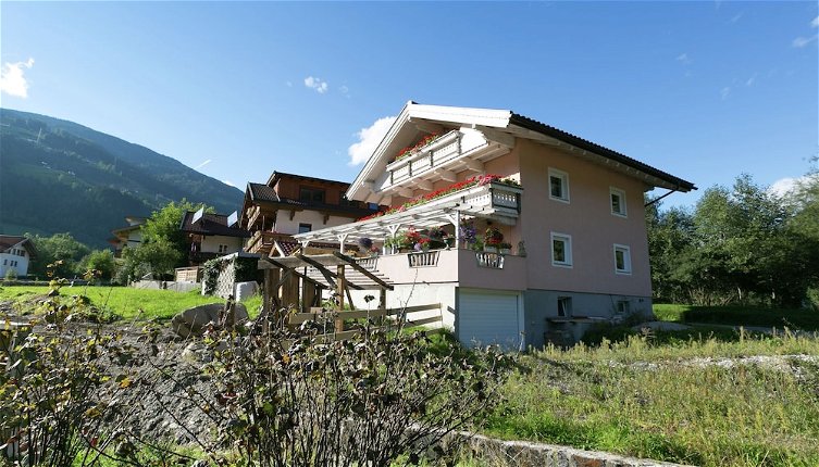 Photo 1 - Apartment With Terrace in Aschau im Zillertal