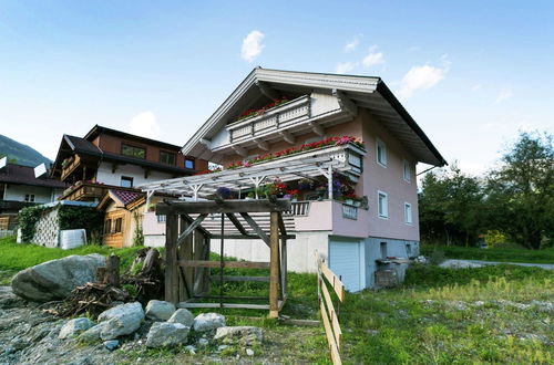 Foto 21 - Apartment With Terrace in Aschau im Zillertal