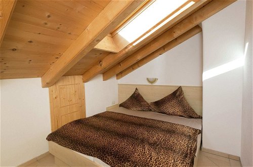 Photo 5 - Apartment With Terrace in Aschau im Zillertal