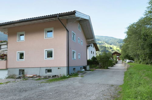 Foto 19 - Apartment With Terrace in Aschau im Zillertal