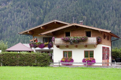 Photo 20 - Apartment With a Joint Pool in Watring