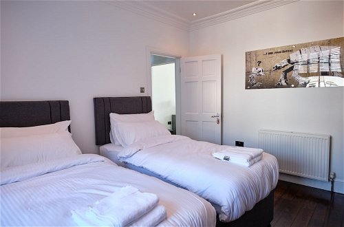 Photo 9 - Impeccable 6-bed House in Ramsgate, Harbour Views