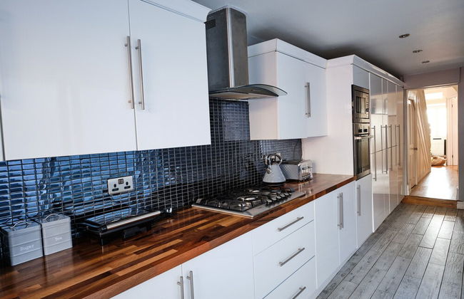 Impeccable 6-bed House in Ramsgate, Harbour Views - Photo 13