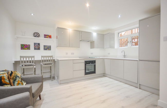 Impeccable 6-bed House in Ramsgate, Harbour Views - Photo 12