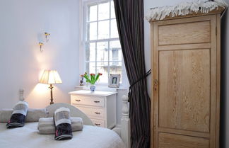 Photo 2 - Royal Mile Tower Apartment