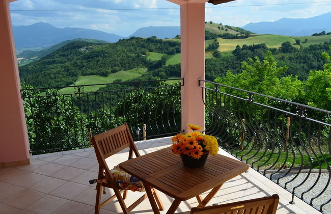 Villa in Marche With Pool & Panoramic Views - Photo 14