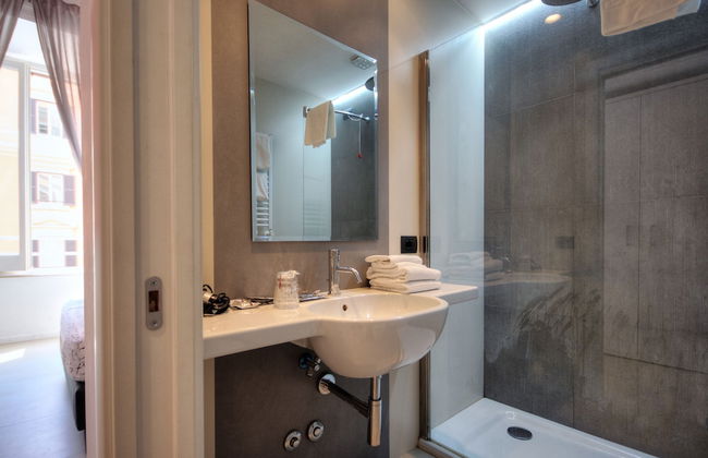Manin Suites - Photo 20