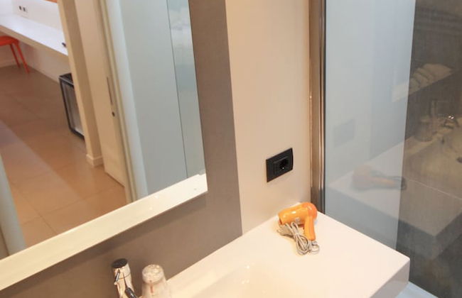 Manin Suites - Photo 23