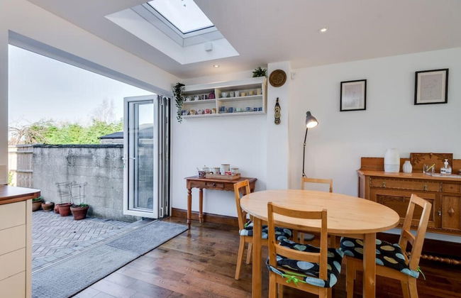 Charming 3 BR House - Garden Parking Near CS Lewis Park - Foto 3