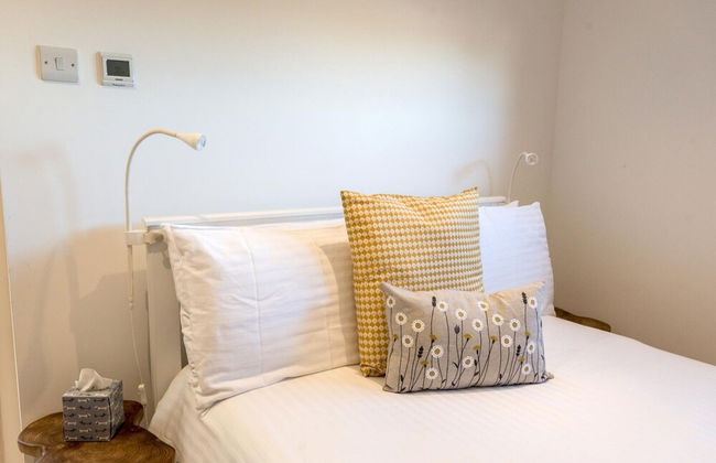 Charming 3 BR House - Garden Parking Near CS Lewis Park - Foto 21