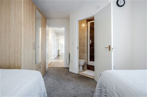 Foto 5 - Captivating 3-bed Apartment in Grays