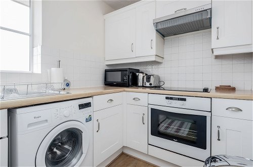 Photo 15 - Captivating 3-bed Apartment in Grays