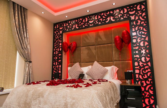 Aphrodite Suites Huddersfield - Foto 1