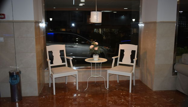 Lobby lounge