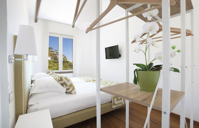 Luxury home with sea-view - Photo 8