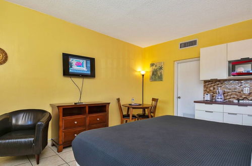 Foto 9 - Cozy Studio Hallandale Beach, Near the Ocean :)