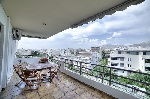 Foto 14 - Athens Glyfada Riviera Apartment