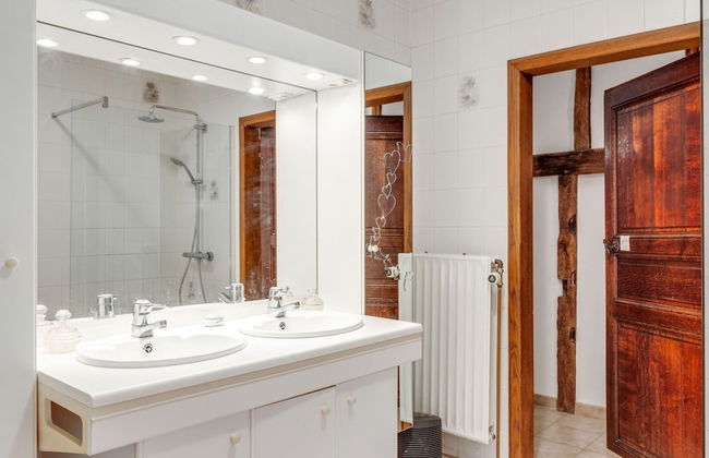 Enticing Holiday Home in Viroinval near Forest - Foto 27