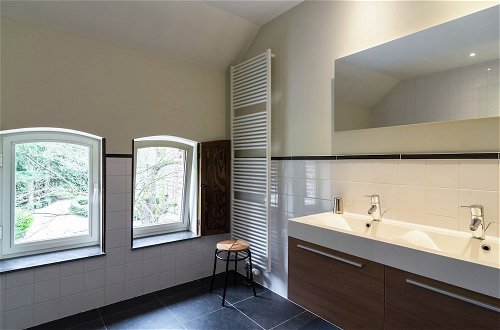 Foto 17 - Luxury Home in Gedinne With Bubble Bath and Sauna