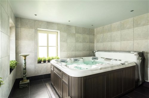 Photo 19 - Luxury Holiday Home in Gedinne With Bubble Bath and Sauna