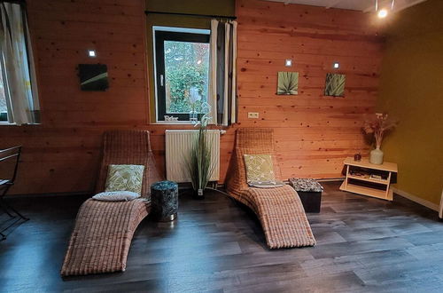 Photo 28 - Rustic Holiday Home with Sauna & Hot Tub in Wooded Area