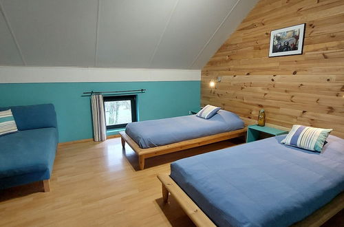 Photo 3 - Rustic Holiday Home with Sauna & Hot Tub in Wooded Area