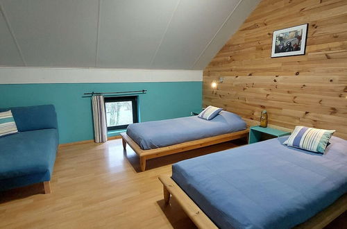 Foto 6 - Rustic Holiday Home with Sauna & Hot Tub in Wooded Area