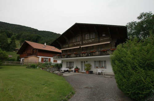 Foto 14 - Pristine Home in a Charming Village, Large Grassy Sunbathing Area, View of the Mönch and Jungfrau