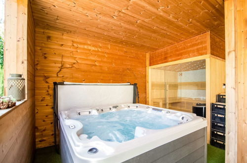 Foto 24 - Idyllic Chalet in Biron with 2 Hot Tubs & Sauna
